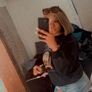 Meet your Posher, Jasmins